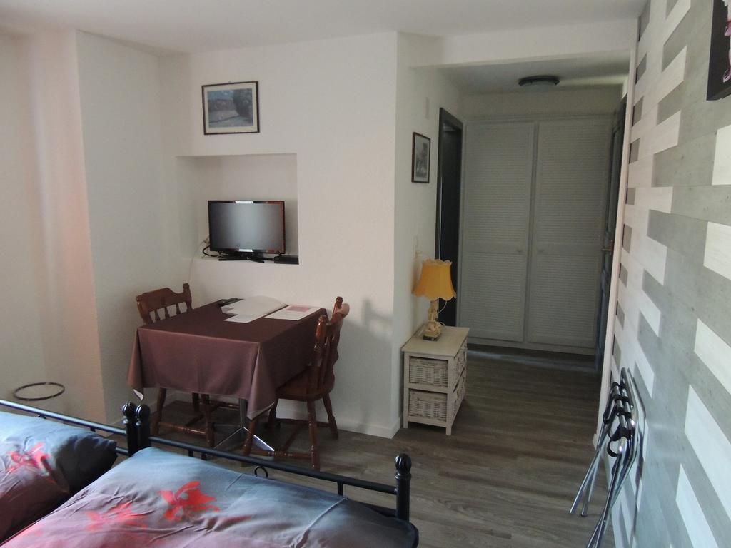 Hotel De La Gare Cousset Rom bilde