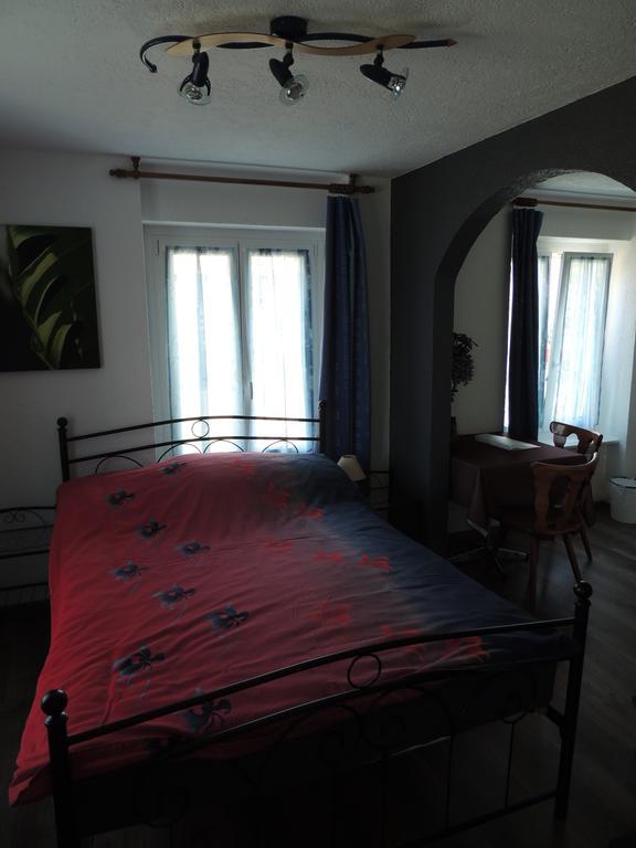 Hotel De La Gare Cousset Rom bilde